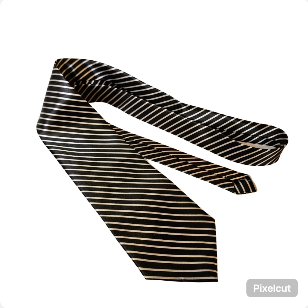 Benchi black and white stripe men's tie